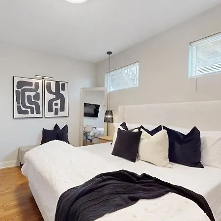 Modern Elegance: 4Br Duplex W/ Free Garage Parking Apartment